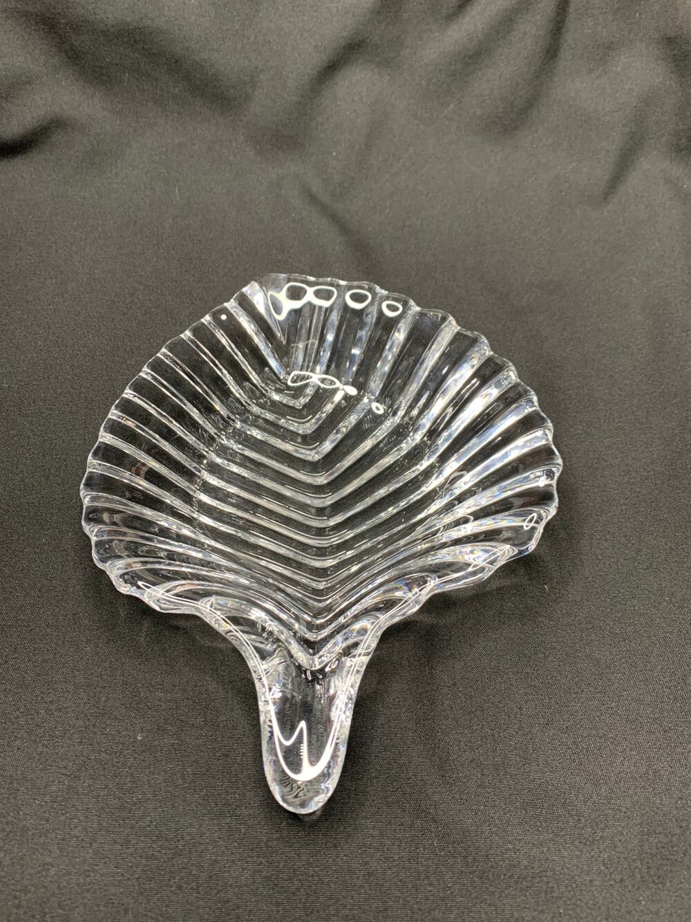 Clear Pressed Glass Leaf Candy Nut Dish Ribbed Scalloped Serving Bowl